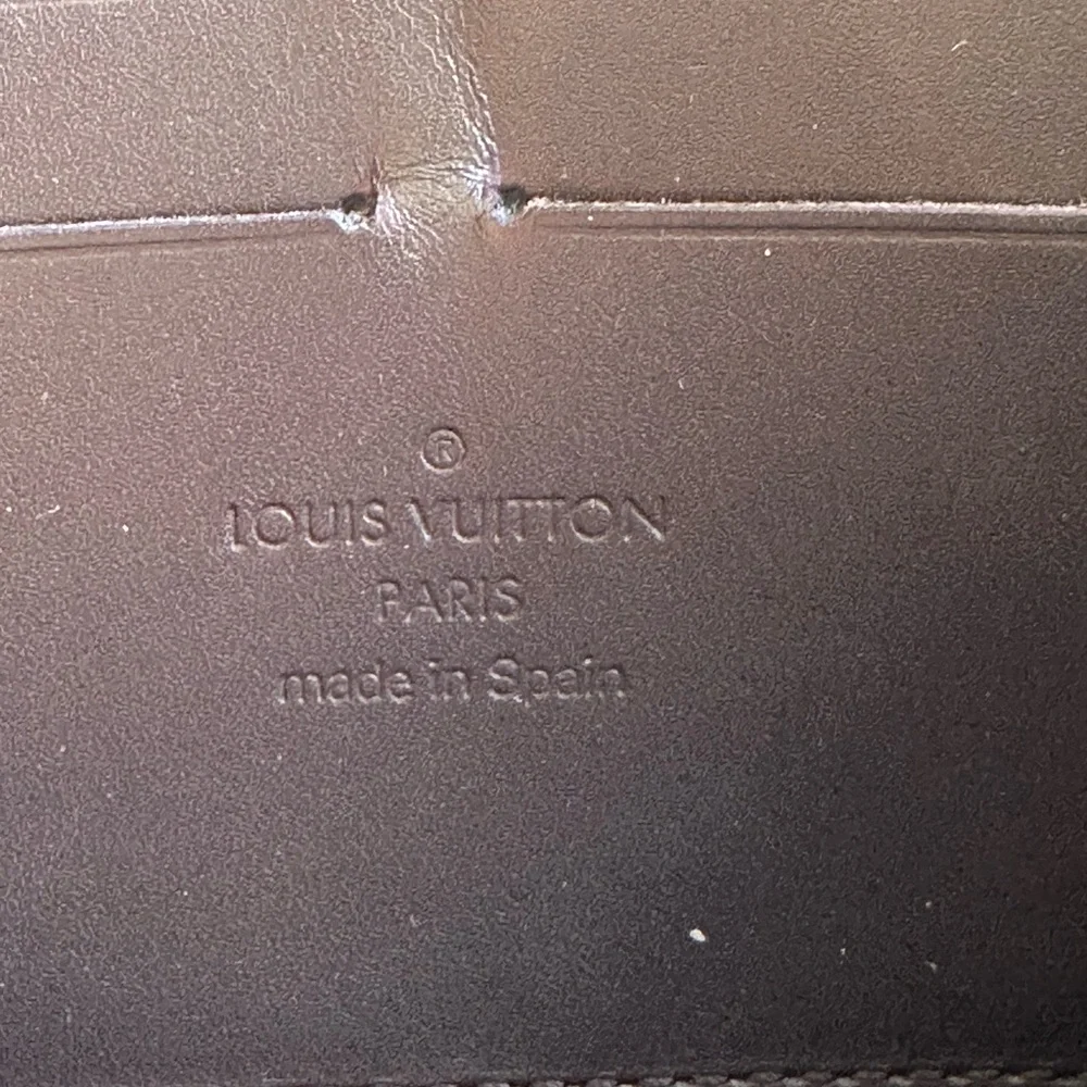 Louis Vuitton Vernis Amarante Zip‎ Around Wallet